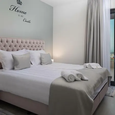Harmony Vila *